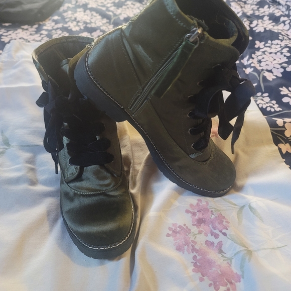 DIRTY LAUNDRY Ankle Boots - Picture 10 of 11